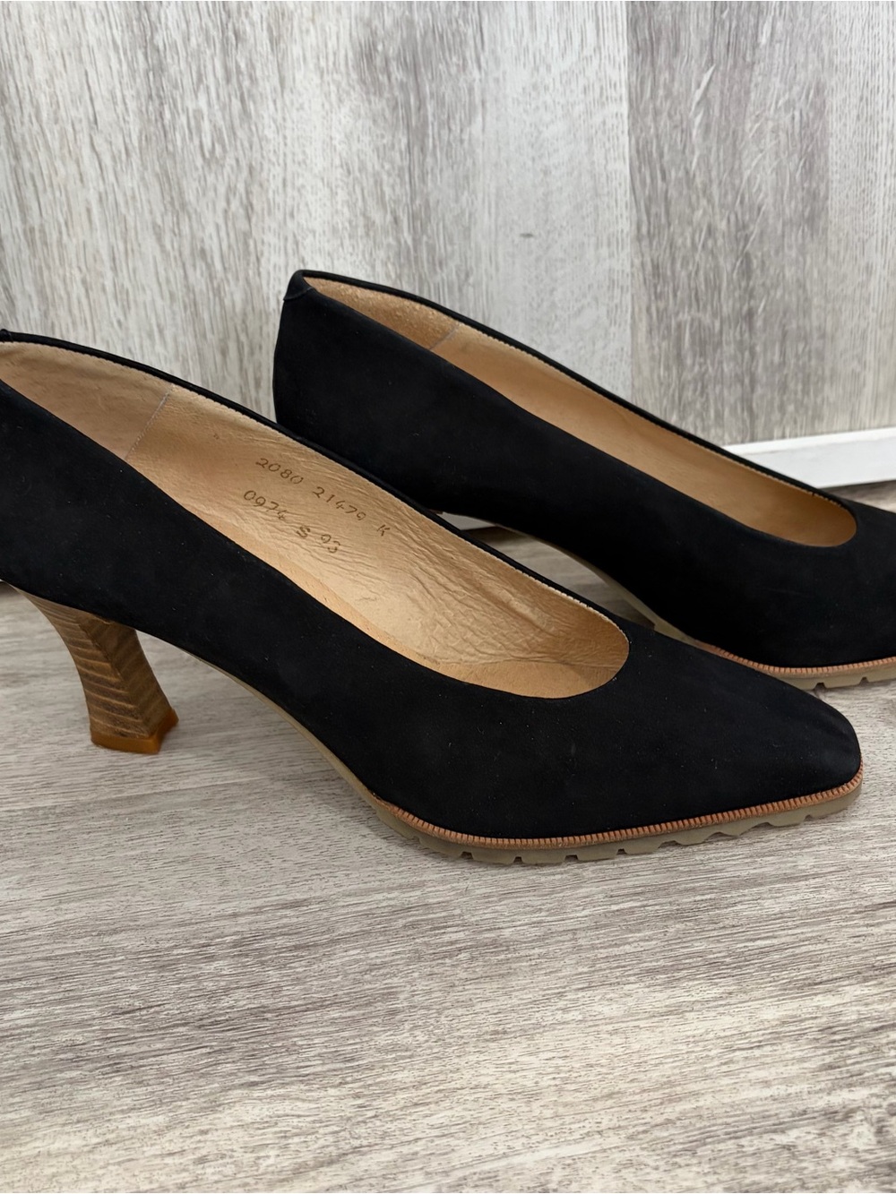 Blushes Pointed Toe High Heel Pumps Womens 8 Black Made In Spain Lug Sole